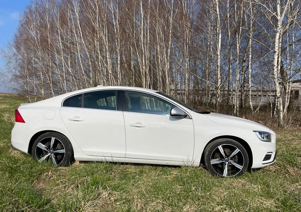 Volvo S60 cena 73500 przebieg: 132000, rok produkcji 2018 z Rzeszów małe 172